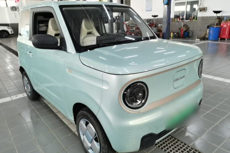 Used Geely Galaxy Panda 2023 Panda Mini 200km Endurance Bear Front Right 45 Deg