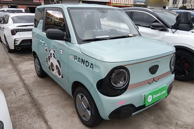Used Geely Galaxy Panda 2023 Panda Mini 200km Endurance Bear Front Right 45 Deg