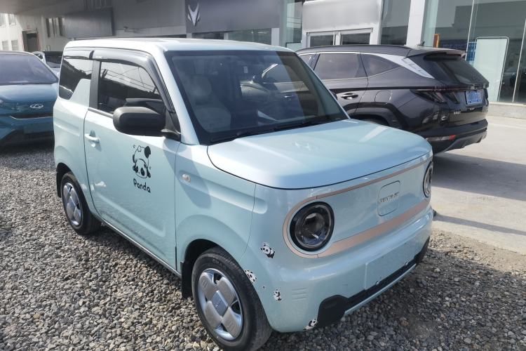 Used Geely Galaxy Panda 2023 Panda Mini 200km Endurance Bear Front Right 45 Deg