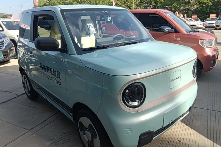 Used Geely Galaxy Panda 2023 Panda Mini 200km Dynamic Bear Front Right 45 Deg