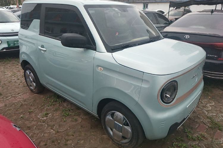 Used Geely Galaxy Panda 2023 Panda Mini 200km Endurance Bear Front Right 45 Deg