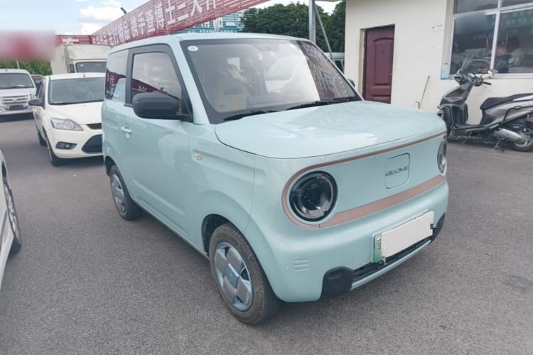 Used Geely Galaxy Panda 2023 Panda Mini 120km Cute Bear Front Right 45 Deg