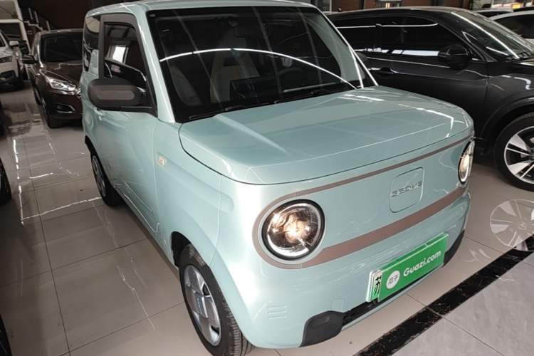 Used Geely Galaxy Panda 2023 Panda Mini 200km Endurance Bear Front Right 45 Deg