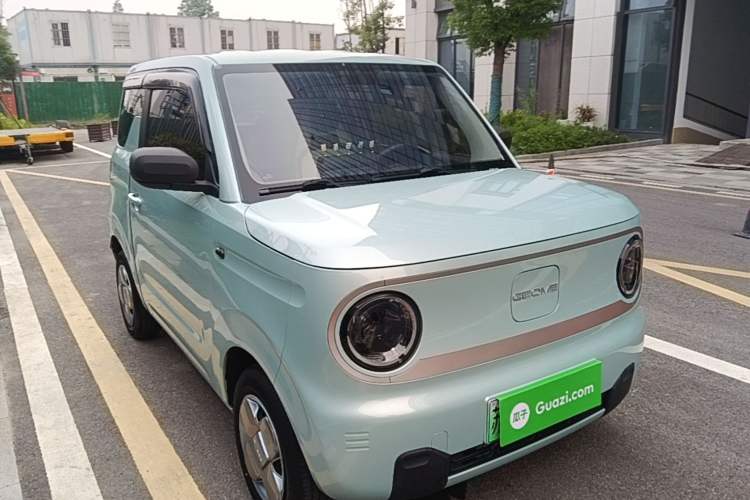 Used Geely Galaxy Panda 2023 Panda Mini 200km Endurance Bear Front Right 45 Deg
