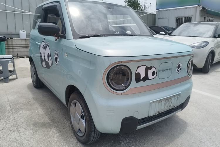 Used Geely Galaxy Panda 2023 Panda Mini 200km Endurance Bear Front Right 45 Deg