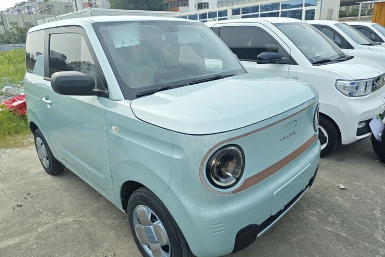Used Geely Galaxy Panda 2023 Panda Mini 200km Endurance Bear Front Right 45 Deg