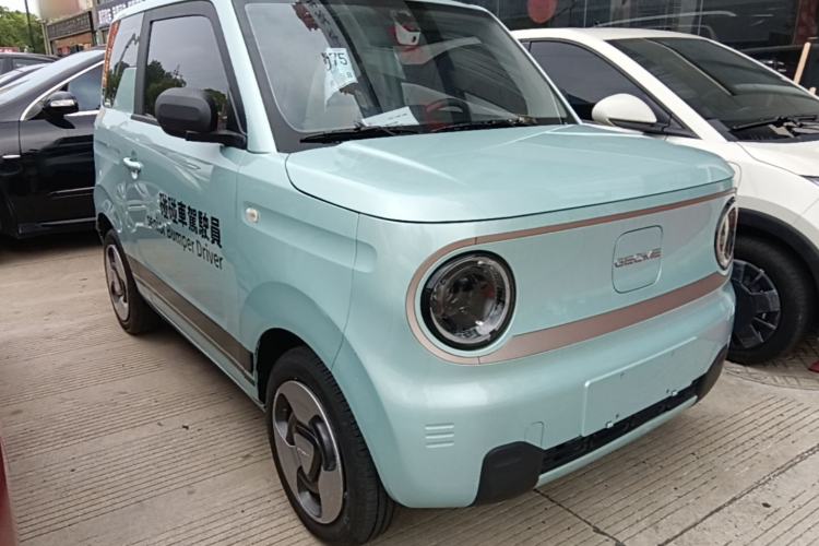 Used Geely Galaxy Panda 2023 Panda Mini 200km Dynamic Bear Front Right 45 Deg