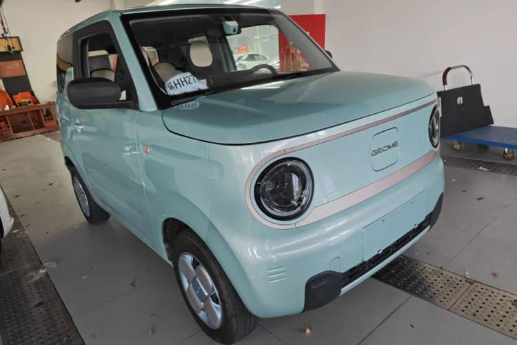 Used Geely Galaxy Panda 2023 Panda Mini 200km Endurance Bear Front Right 45 Deg