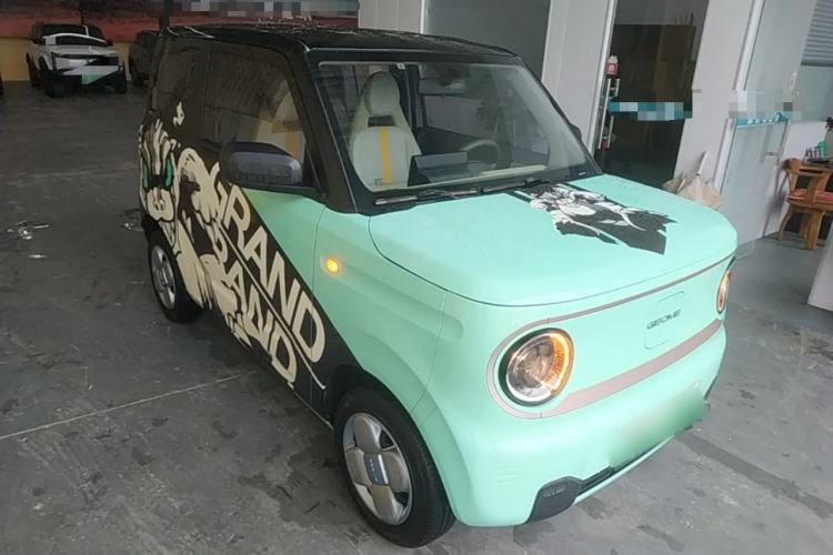 Used Geely Galaxy Panda 2023 Panda Mini 200km Endurance Bear Front Right 45 Deg