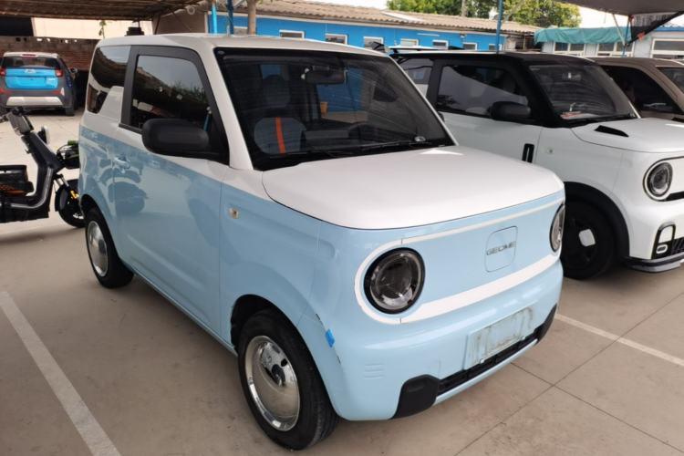 Used Geely Galaxy Panda 2023 Panda Mini 200km Endurance Bear Front Right 45 Deg
