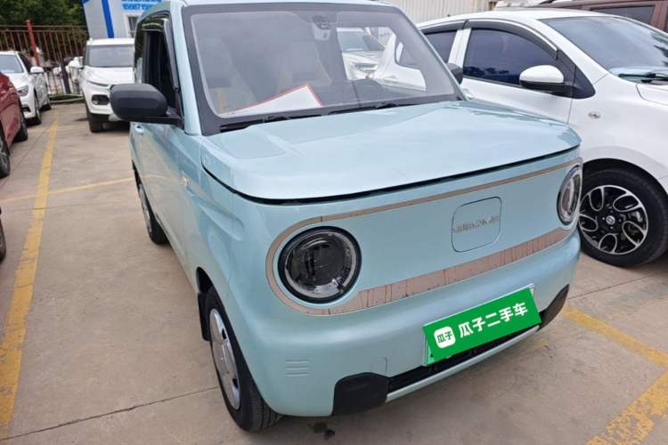Used Geely Galaxy Panda 2023 Panda Mini 200km Endurance Bear Front Right 45 Deg