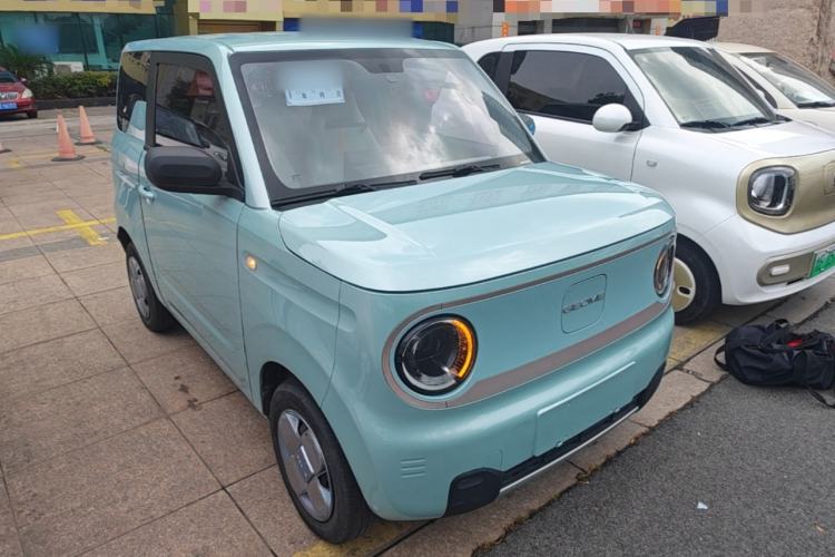 Used Geely Galaxy Panda 2023 Panda Mini 200km Endurance Bear Front Right 45 Deg