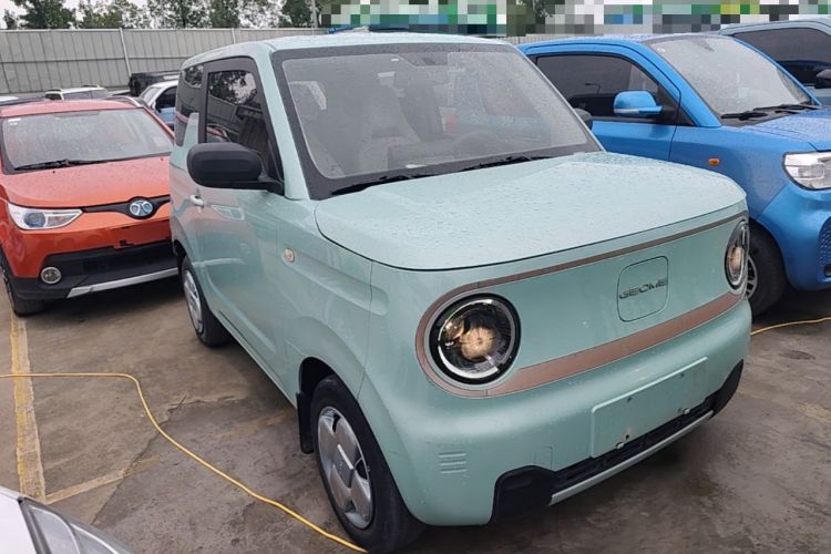Used Geely Galaxy Panda 2023 Panda Mini 200km Endurance Bear Front Right 45 Deg