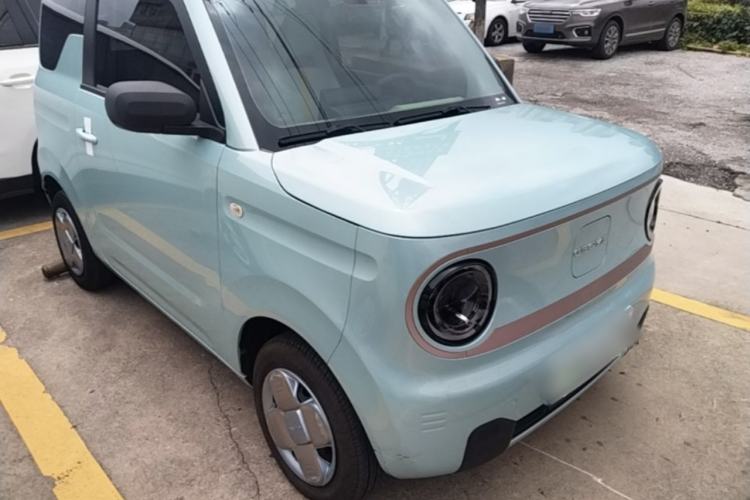 Used Geely Galaxy Panda 2023 Panda Mini 200km Endurance Bear Front Right 45 Deg