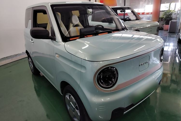 Used Geely Galaxy Panda 2023 Panda Mini 200km Endurance Bear Front Right 45 Deg