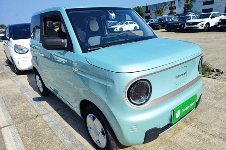 Used Geely Galaxy Panda 2023 Panda Mini 200km Endurance Bear Front Right 45 Deg