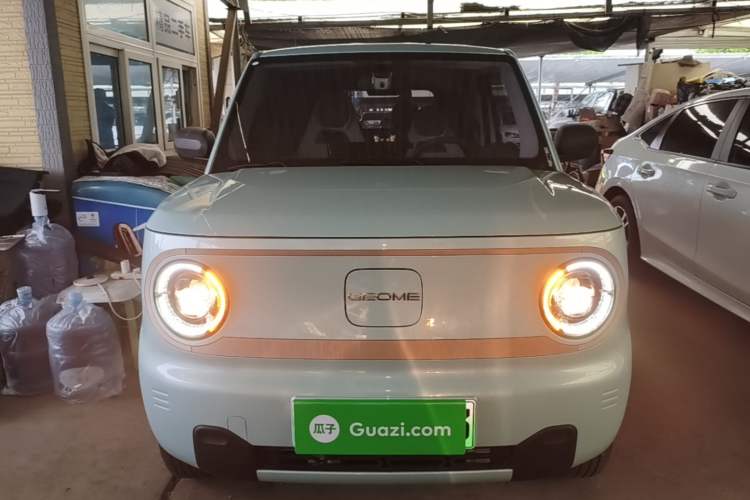 Used Geely Galaxy Panda 2023 Panda Mini 200km Endurance Bear Front