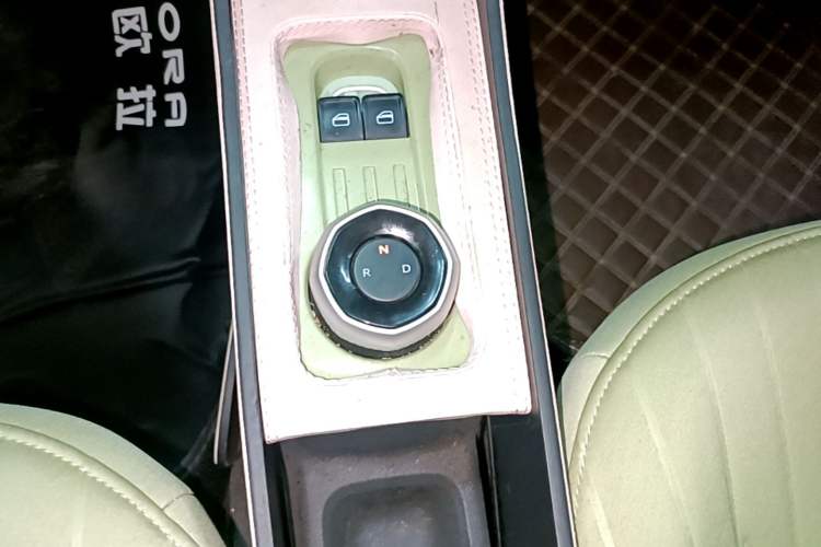 Used Geely Galaxy Panda 2023 Panda Mini 200km Dynamic Bear Gear Lever
