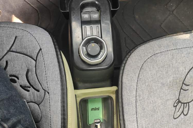Used Geely Galaxy Panda 2023 Panda Mini 200km Dynamic Bear Gear Lever