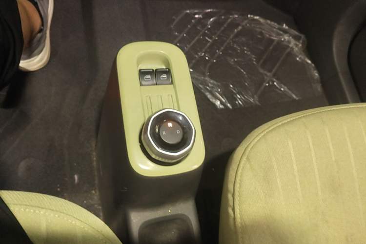 Used Geely Galaxy Panda 2023 Panda Mini 120km Cute Bear Gear Lever