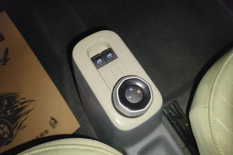 Used Geely Galaxy Panda 2023 Panda Mini 200km Dynamic Bear Gear Lever