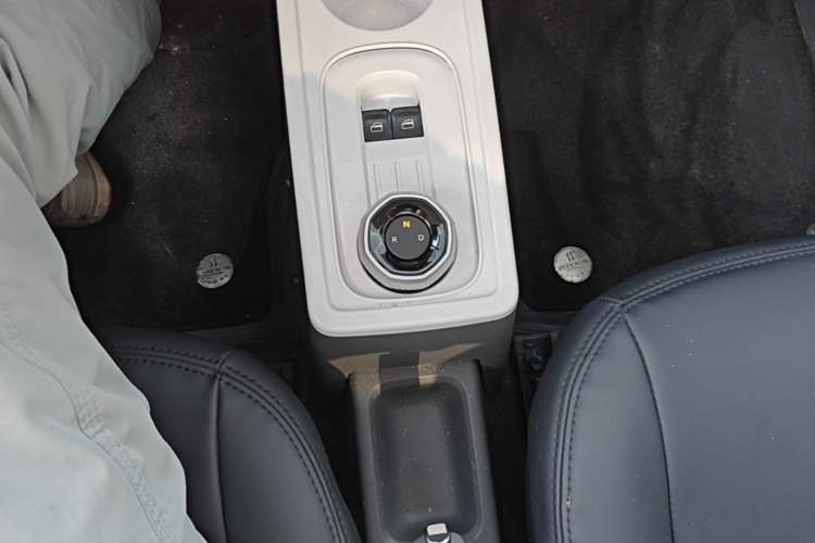 Used Geely Galaxy Panda 2023 Panda Mini 200km Dynamic Bear Gear Lever