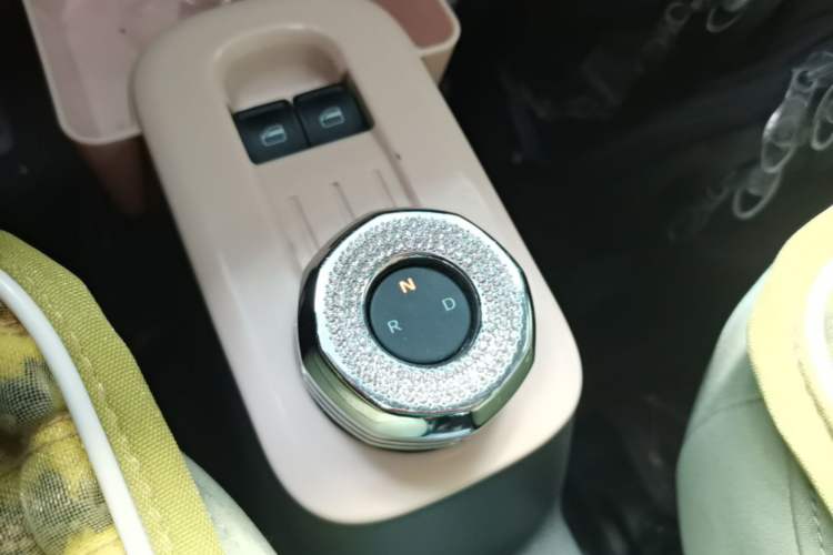 Used Geely Galaxy Panda 2023 Panda Mini 200km Dynamic Bear Gear Lever