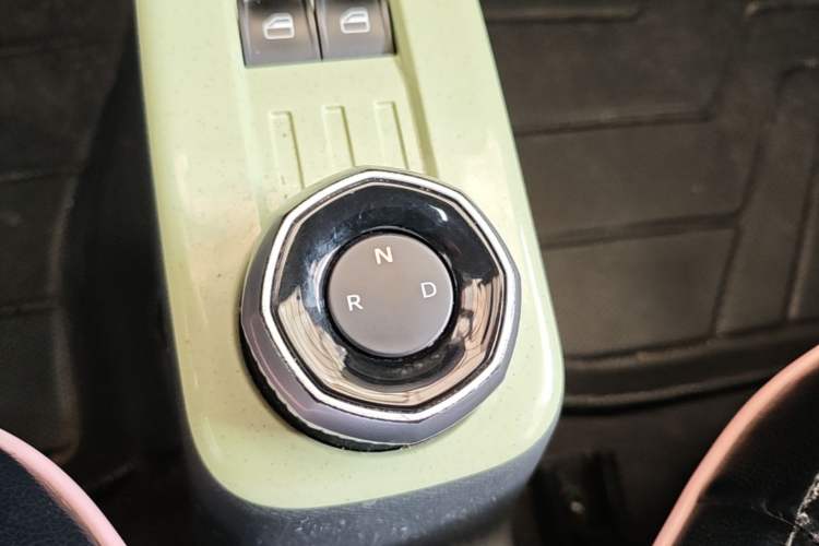 Used Geely Galaxy Panda 2023 Panda Mini 200km Dynamic Bear Gear Lever