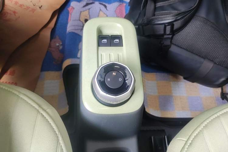 Used Geely Galaxy Panda 2023 Panda Mini 200km Dynamic Bear Gear Lever
