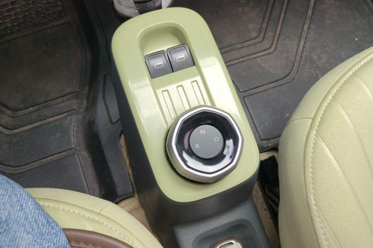 Used Geely Galaxy Panda 2023 Panda Mini 200km Dynamic Bear Gear Lever