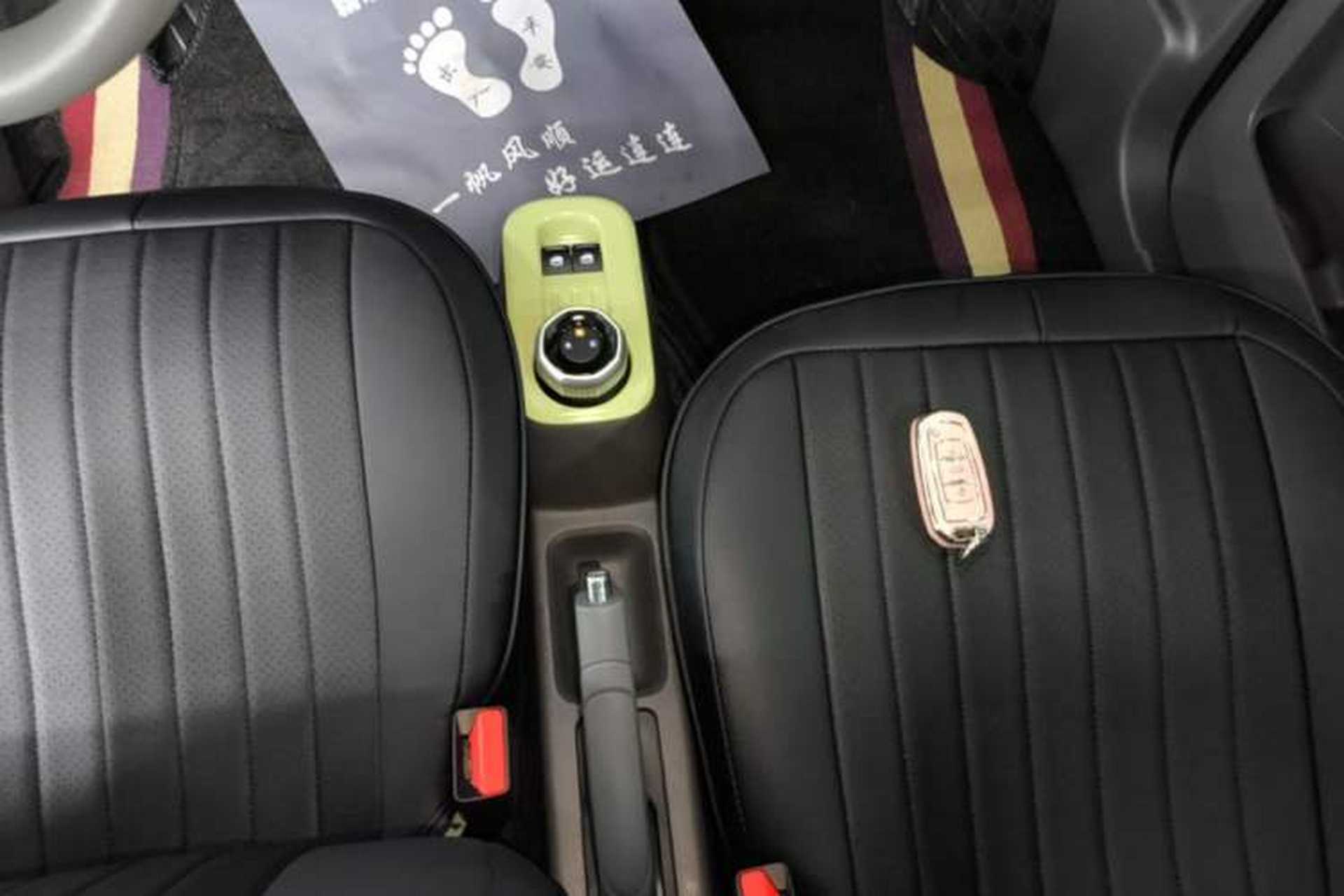 Used Geely Galaxy Panda 2023 Panda Mini 200km Endurance Bear Gear Lever