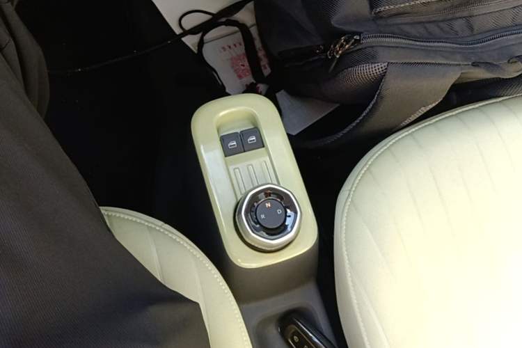 Used Geely Galaxy Panda 2023 Panda Mini 200km Dynamic Bear Gear Lever