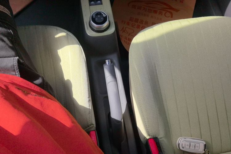 Used Geely Galaxy Panda 2023 Panda Mini 200km Endurance Bear Gear Lever