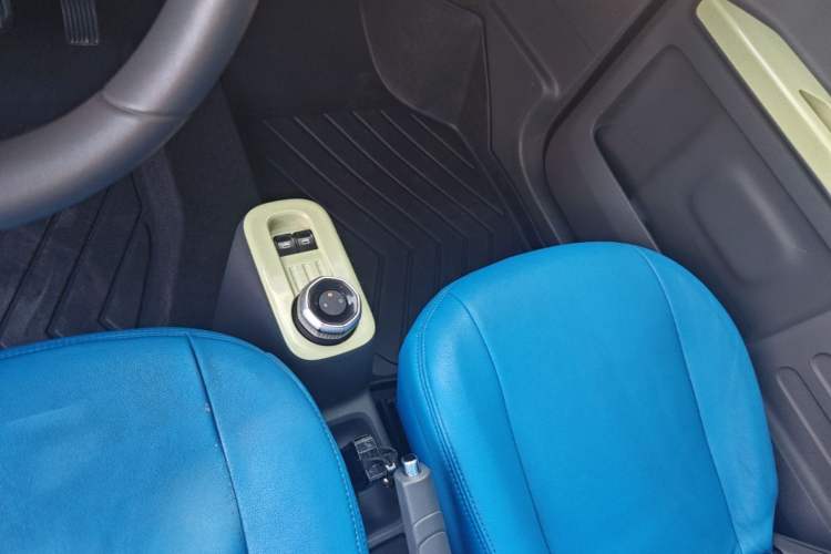Used Geely Galaxy Panda 2023 Panda Mini 200km Dynamic Bear Gear Lever