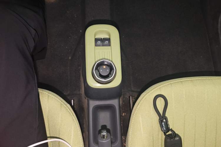 Used Geely Galaxy Panda 2023 Panda Mini 120km Asian Games Edition Gear Lever