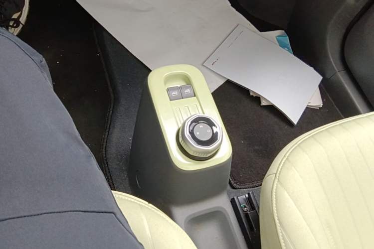 Used Geely Galaxy Panda 2023 Panda Mini 200km Dynamic Bear Gear Lever