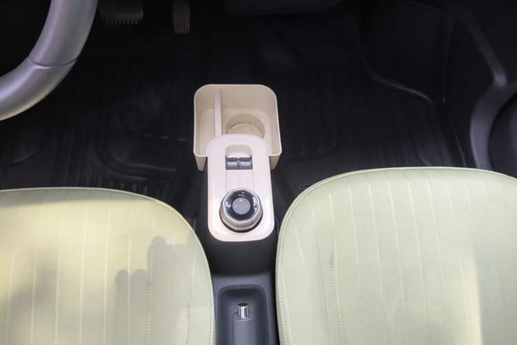 Used Geely Galaxy Panda 2023 Panda Mini 200km Dynamic Bear Gear Lever