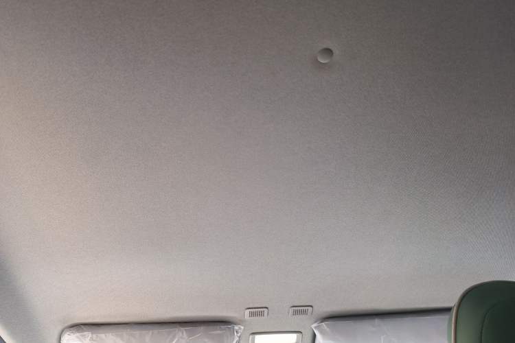Used Geely Galaxy Panda 2023 Panda Mini 200km Endurance Bear Headliner