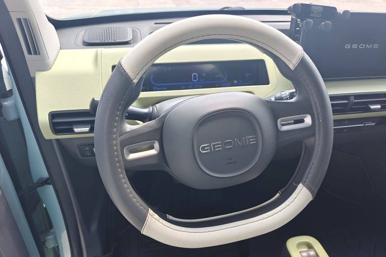 Used Geely Galaxy Panda 2023 Panda Mini 200km Endurance Bear Interior 2