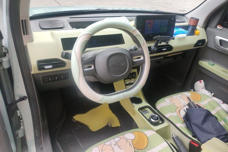 Used Geely Galaxy Panda 2023 Panda Mini 200km Endurance Bear Interior 2
