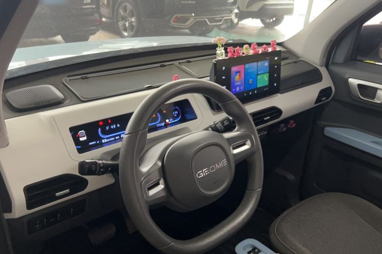 Used Geely Galaxy Panda 2023 Panda Mini 200km Endurance Bear Interior 2