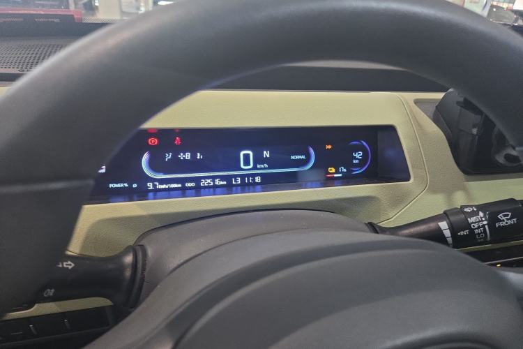 Used Geely Galaxy Panda 2023 Panda Mini 200km Endurance Bear Interior 3