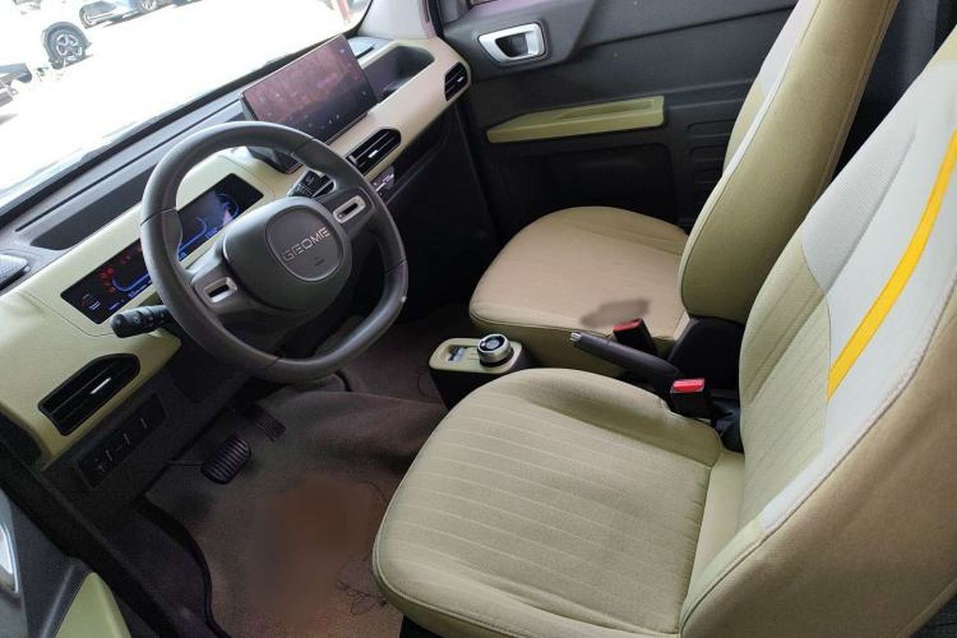 Used Geely Galaxy Panda 2023 Panda Mini 200km Endurance Bear Interior 3