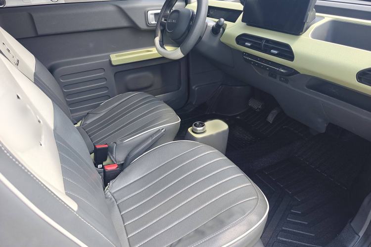 Used Geely Galaxy Panda 2023 Panda Mini 200km Endurance Bear Interior 4