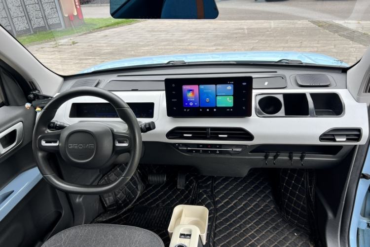Used Geely Galaxy Panda 2023 Panda Mini 200km Endurance Bear Interior 4