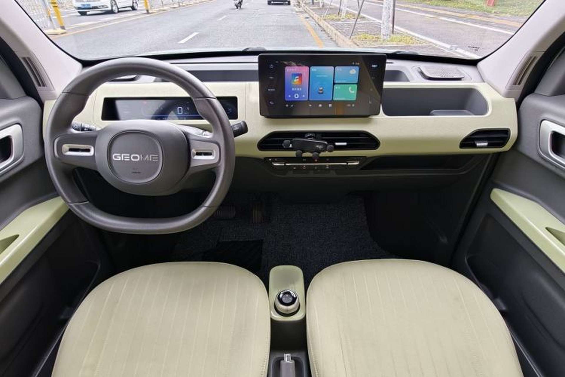 Used Geely Galaxy Panda 2023 Panda Mini 200km Endurance Bear Interior 5