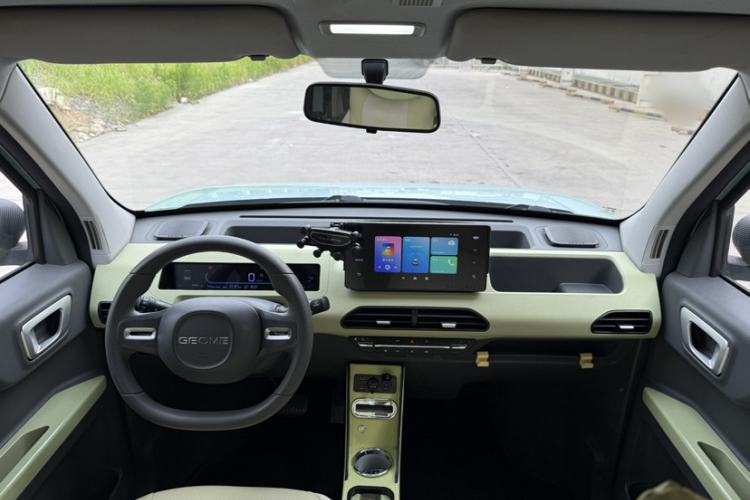 Used Geely Galaxy Panda 2023 Panda Mini 200km Endurance Bear Interior 5