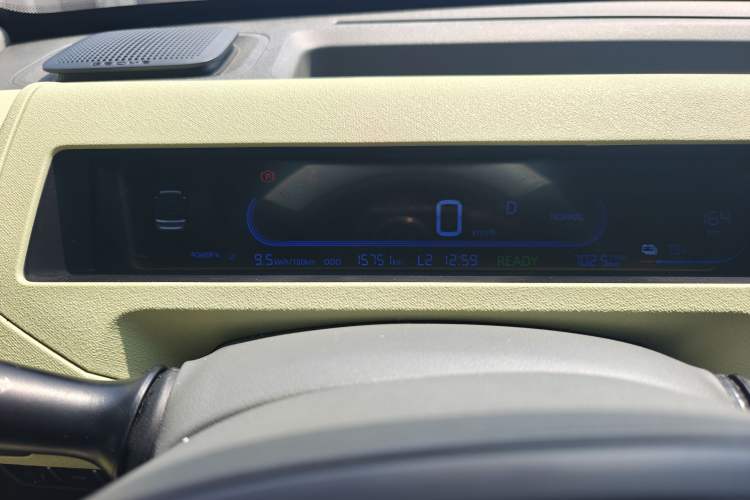 Used Geely Galaxy Panda 2023 Panda Mini 200km Endurance Bear Interior 8