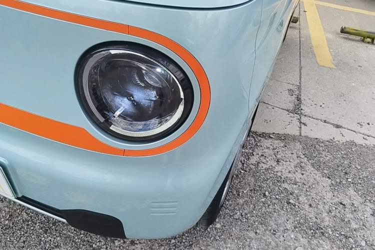 Used Geely Galaxy Panda 2023 Panda Mini 200km Endurance Bear Left Front Headlight