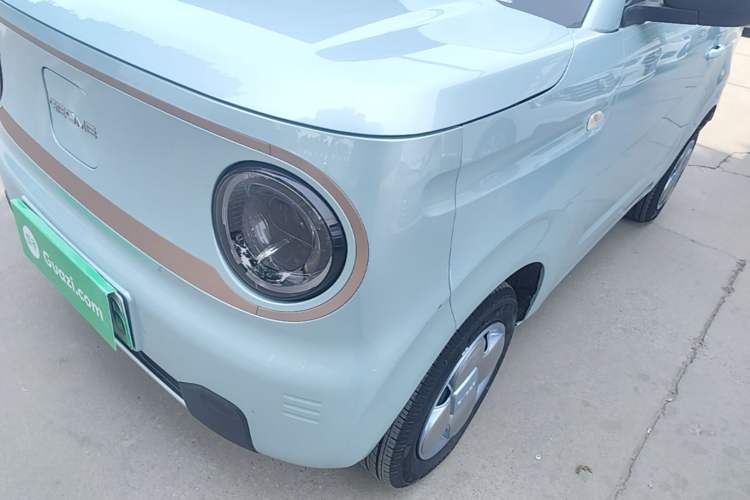 Used Geely Galaxy Panda 2023 Panda Mini 200km Endurance Bear Left Front Headlight